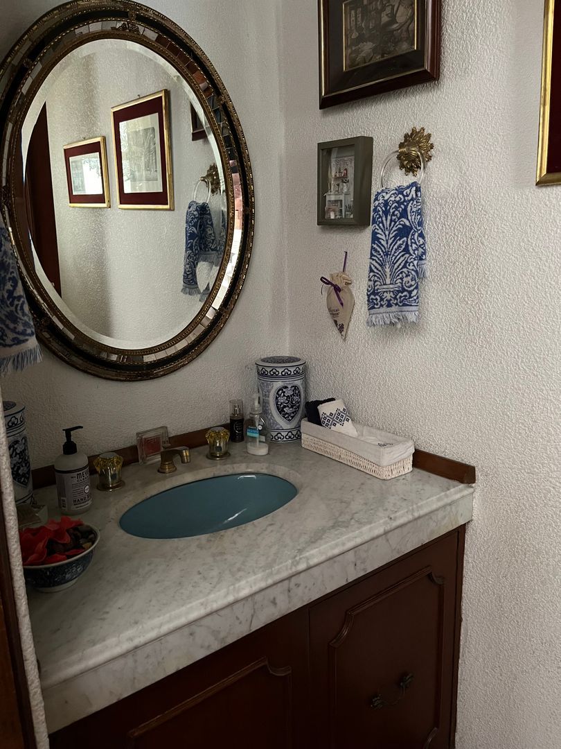 medio baño lavavo.jpeg