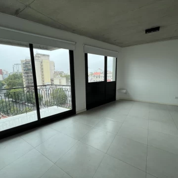VENTA | MONOAMBIENTE CON BALCÓN | PISO ALTO | SAN TELMO