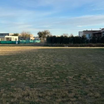Oportunidad de venta terreno en barrio San Ramiro, Pilar del Este