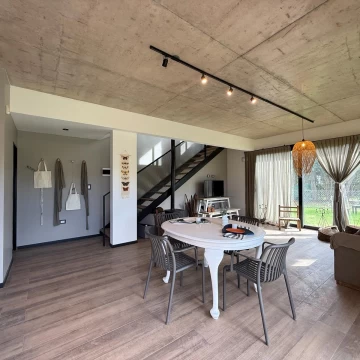 Duplex en venta en Lujan, Lomas del Sol, a estrenar
