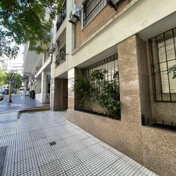 Esmeralda y Av. del Libertador - 2/3 Dor - Frente - Oportunidad a Reciclar