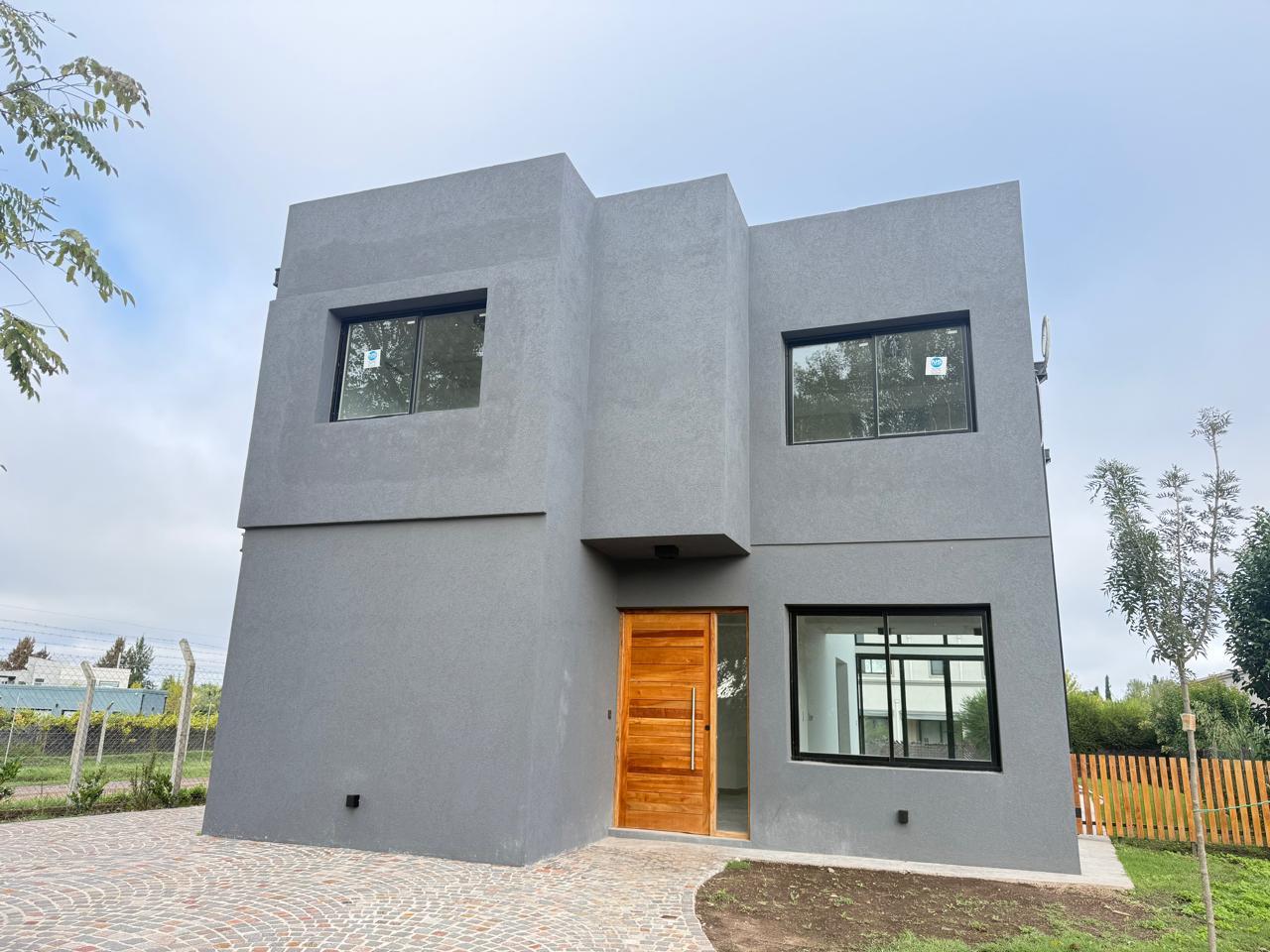Casa en Venta 4 dorm Playroom Barrio San Ramon Pilar del Este - Principal