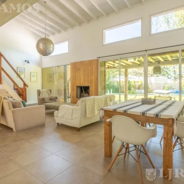 LOTE INTERNO. APTA CREDITO. 3 DORMITORIOS EN P.B. y ESCRITORIO.