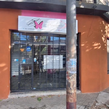LOCAL COMERCIAL ESQUINA A MTS DE BV. RONDEAU