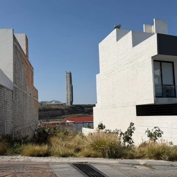 Terreno en Venta en Fracc. Milenio III-Querétaro
