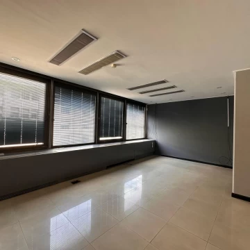 ALQUILER OFICINA - EDIFICIO "CLUB ALEMAN" EN MICROCENTRO