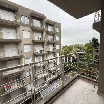 Alquiler: Departamento 2 ambientes con cochera: calle Las Malvinas, Martin Coronado