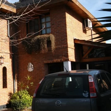 CASA EN VENTA  COUNTRY BANCO PROVINCIA