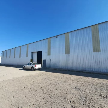 Depósito en Alquiler 2100 m2 en Zarate Autovia 6