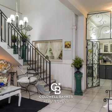 Casa esquina en venta Ayacucho al 500