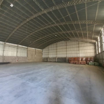 Depósito en Alquiler de 1400 m2 en Zarate Autovia 6