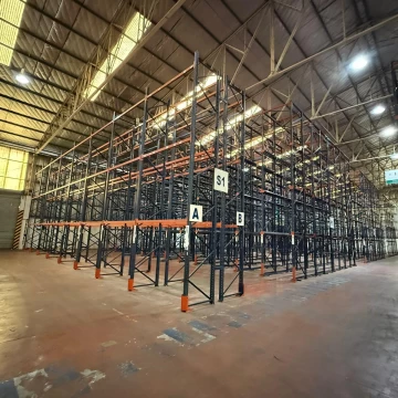Depósito de 7500 m2 cubiertos en Alquiler - La Tablada