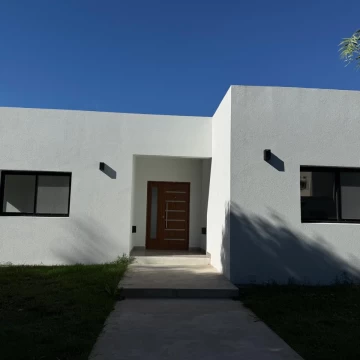 Casa en  Venta 3 dormitorios San Ramon Pilar del Este 