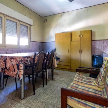 VENTA - Casa en planta alta de 2 dormitorios. Barrio Echesortu, Rosario. APTO CRÉDITO.