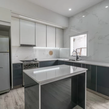 VENTA - Casa con 4 dormitorios y galpón - Barrio España y Hospitales, Rosario.