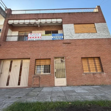 Casa PH 4 ambientes venta Ramos Mejia