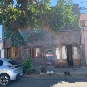 Compañia Vende Casa de 300m2 Gdor Vera 3862 B Roma