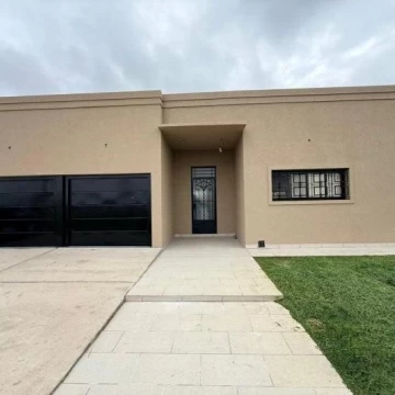 Casa 3 dormitorios A Estrenar - El Molino, Roldan