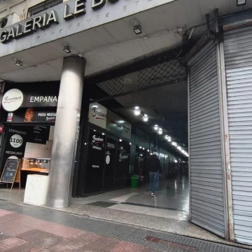 Venta de local en galería Flores centro