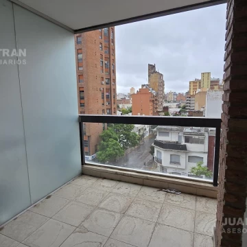 Depto VENTA - 1 dormitorio con balcón al frente