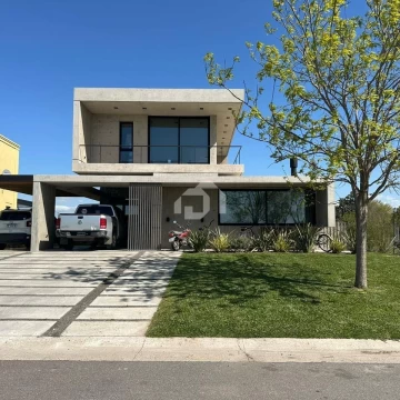 Casa  en Venta en San Sebastian, Escobar, G.B.A. Zona Norte