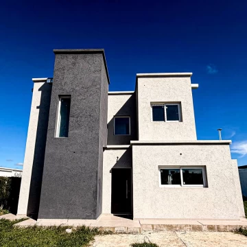 Casa alquiler 3 dormitorios 10 456 y 457 Barrio semi cerrado El Quimilar City Bell