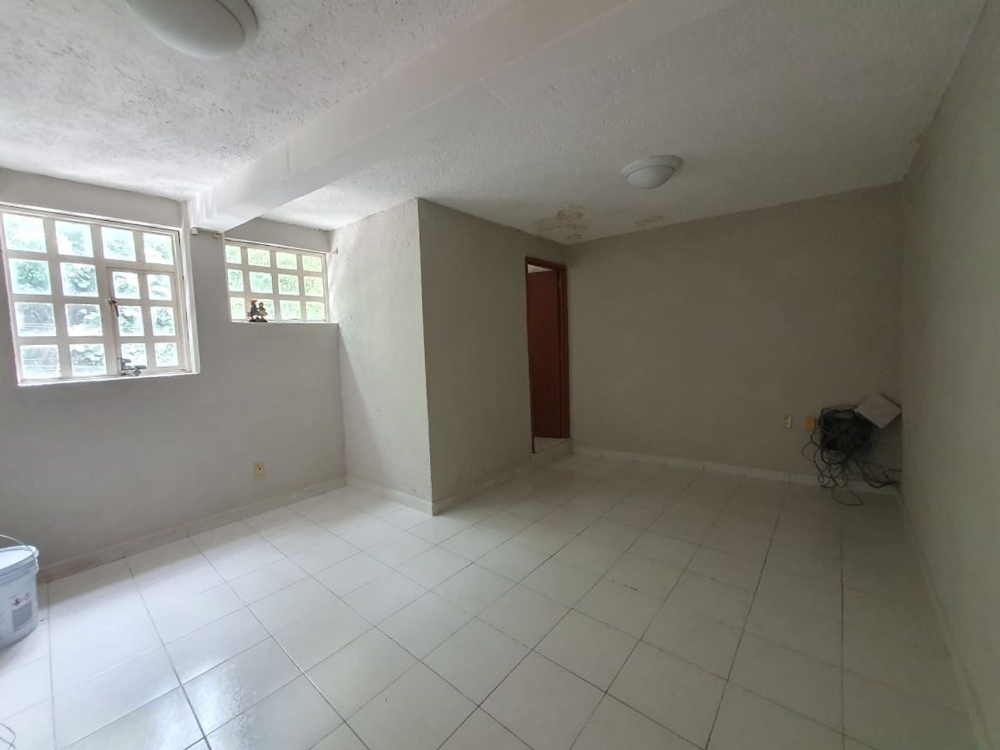 oficinaCON BAÑO.jpg