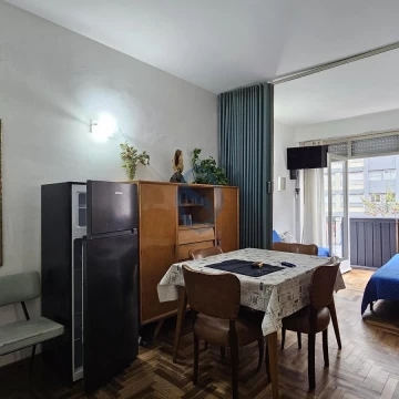 Venta - Departamento dos ambientes con balcón al frente - Av Colon 1717