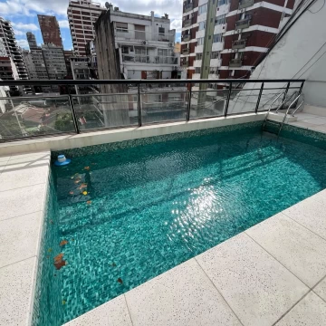 Monoambiente con placard y balcón en alquiler en Las Cañitas