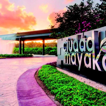 Well Medic, MayaKoba, Locales Comerciales 