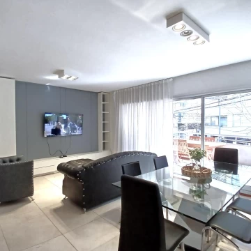 OPORTUNIDAD Piso 4 Ambientes amoblado con balcón, parrilla, 2 patios y cochera en Belgrano