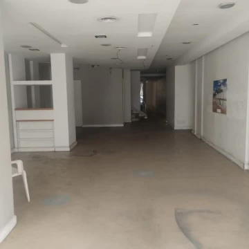 Oficina con local comercial en Retiro
