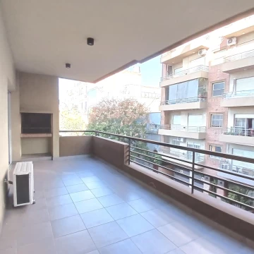 AMPLIO Departamento 2 Ambientes con Balcon, Parrilla, Vestidor, Cochera en Monserrat APTO CREDITO