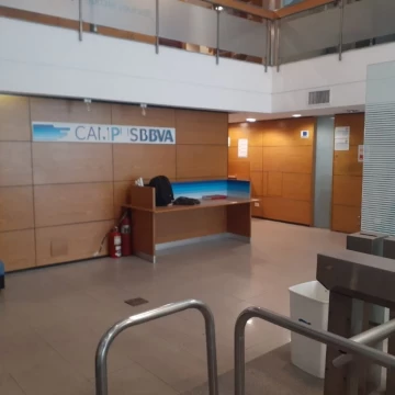 ALQUILER DE OFICINA EN 3 NIVELES