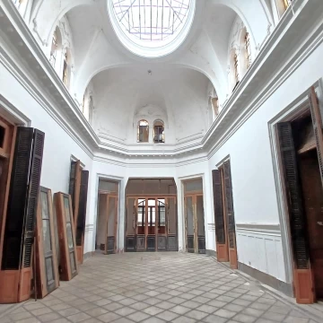 EXCLUSIVA Casa de 26 Ambientes en Monserrat con terraza, patio, parilla. Ideal usos múltiples