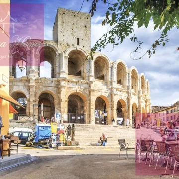 Building Off market in the center of Arles (13), France