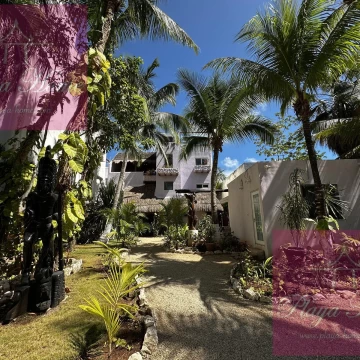 Beachfront Villa Sirena