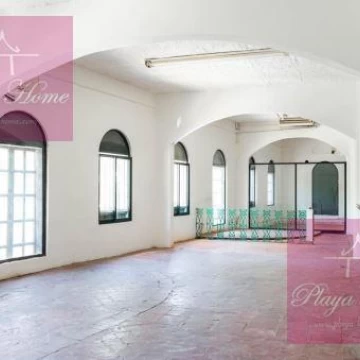 Spacious Commercial Space for Rent in Plaza Antigua