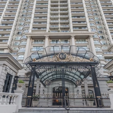 Venta de Departamento de 5 ambientes con 5 cocheras en CHATEAU - Puerto Madero
