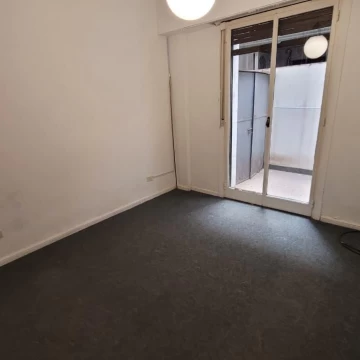 Venta de Departamento tres ambientes con Dependencia Residencial en Recoleta
