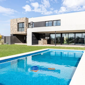 Casa en venta en Country Terravista, General Rodriguez