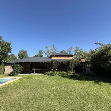 Casa en Venta de 4 Dormitorios con pileta en - San Eduardo - Fisherton - Rosario