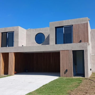 Casa Moderna en Venta 3 Dorm en Suite - Pilará, Tilbury.