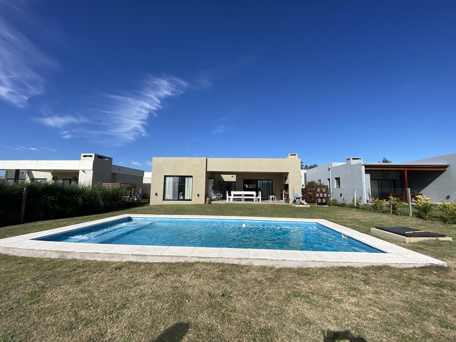 Casa de 3 dormitorios en Pilar, barrio cerrado, foto 2