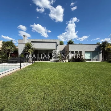 Casa en venta San Patricio 5 ambientes