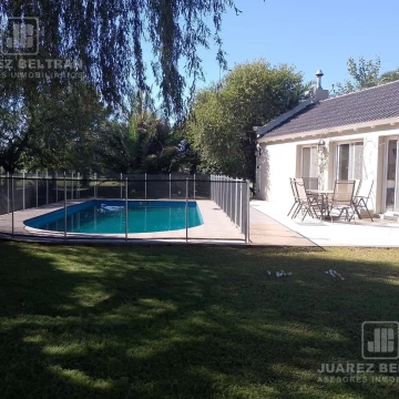 Casa en  Venta en country del Jockey.,fondo golf