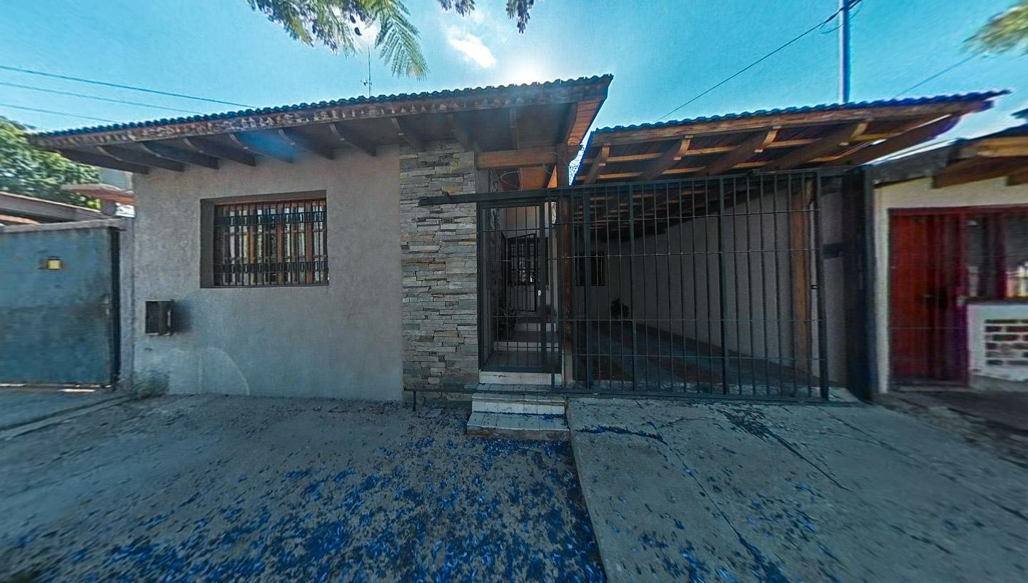 CASA EN VENTA 4 DORMITORIOS EN GODOY CRUZ CON TOUR VIRTUAL - 2