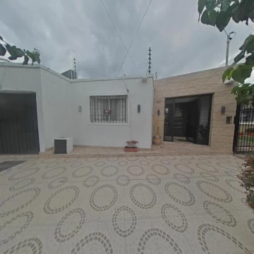 CASA EN VENTA RODEO DEL MEDIO 3 DORMITORIOS CON TOUR VRTUAL