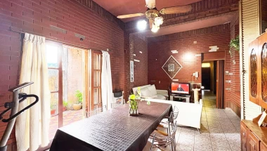 Casa en Venta, Azcuenaga, Rosario, 3 dormitorios !