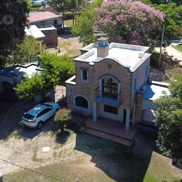 Casa 3 dormitorios 2 baños   apartamento independiente en lote 760 m² a 200 m del mar– El Pinar Sur